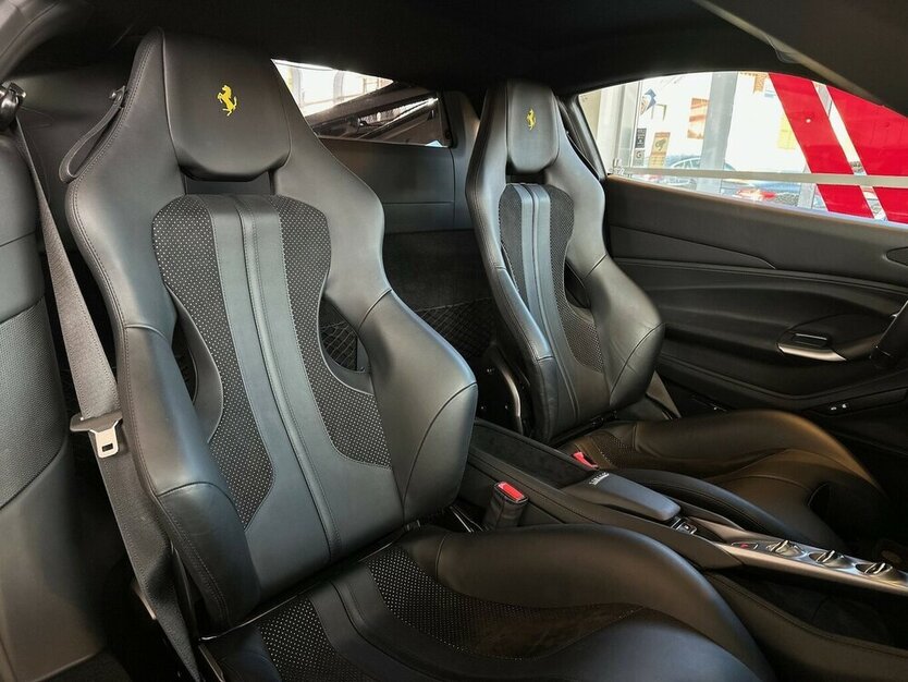F8 Tributo Racing|Lift|Carbon|Service neu|Garantie
