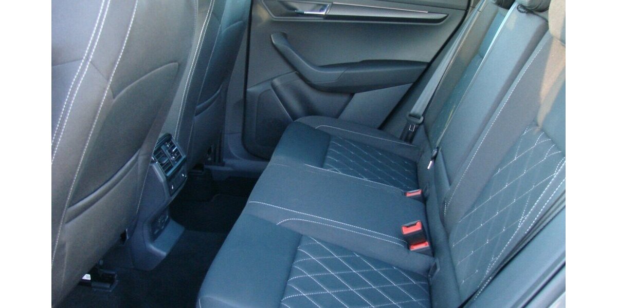 Skoda Karoq 2,0TDi 4x4 Sportline ACC AHK SHZ Matrix 13.915 km 35.980 &euro; Falkensee 14612