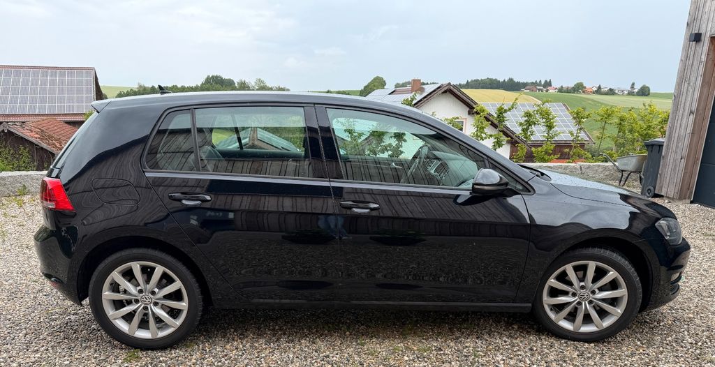 VW Golf 121.000 km 10.900 &euro; Falkenberg 84326