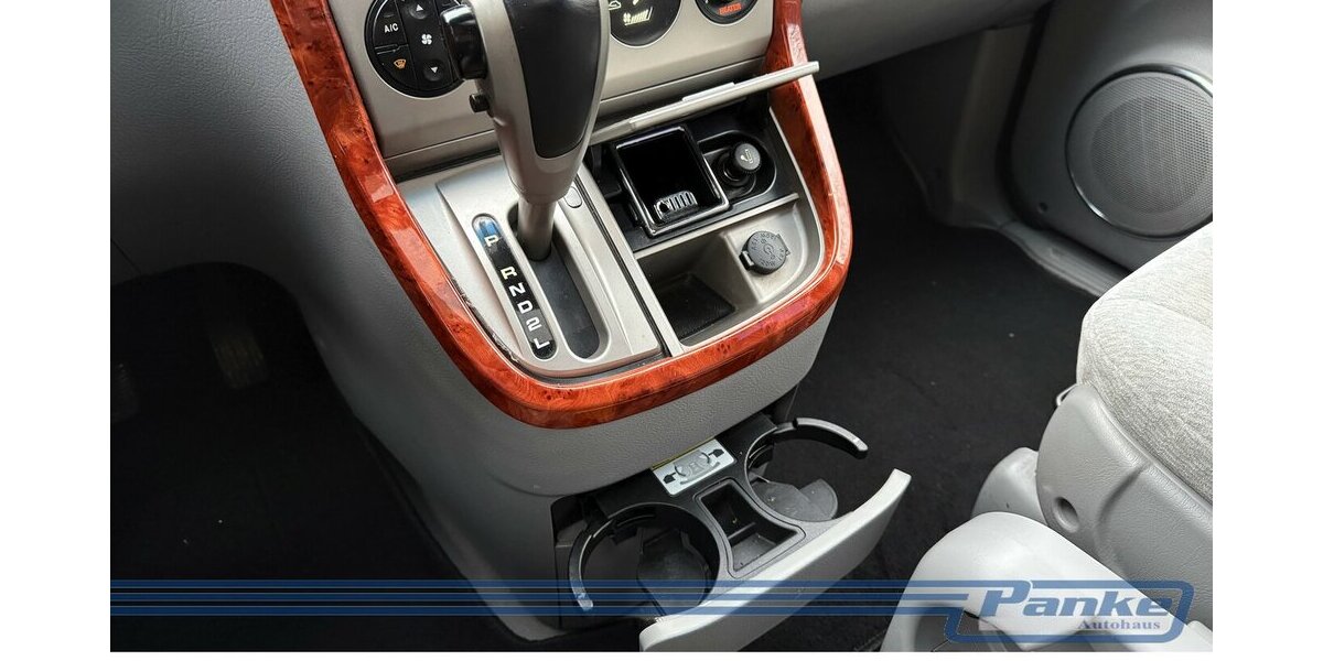 Kia Carnival 2.9 CRDi EX Aut.*6Sitz*Export*Pano*SHZ* 208.364 km 3.000 &euro; Berlin 13187