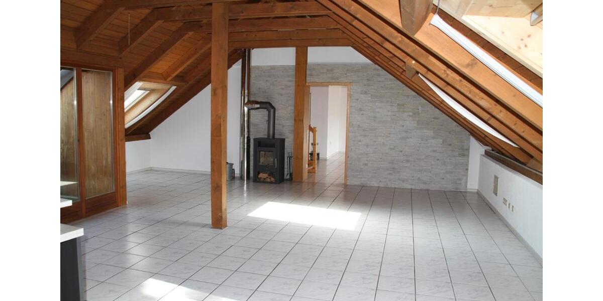 Maisonettenwohnung Schallstadt - 5 Zimmer, 160 m&sup2;, 1.600&euro; | Angebot:26039067