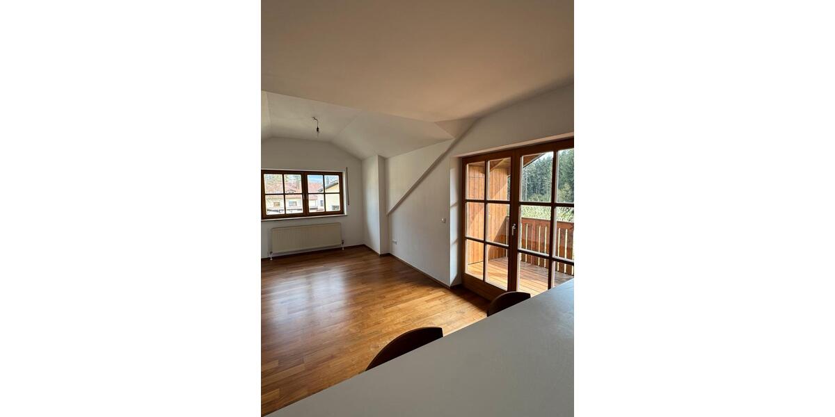 Etagenwohnung Salzweg - 3 Zimmer, 80 m&sup2;, 720&euro; | Angebot:26214615