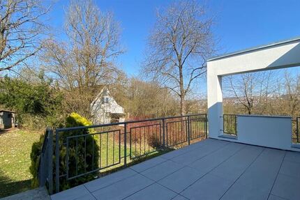 MODERNES REH IM BUNGALOW-STIL MIT GARTEN UND CARPORT IN BELIEBTER LAGE