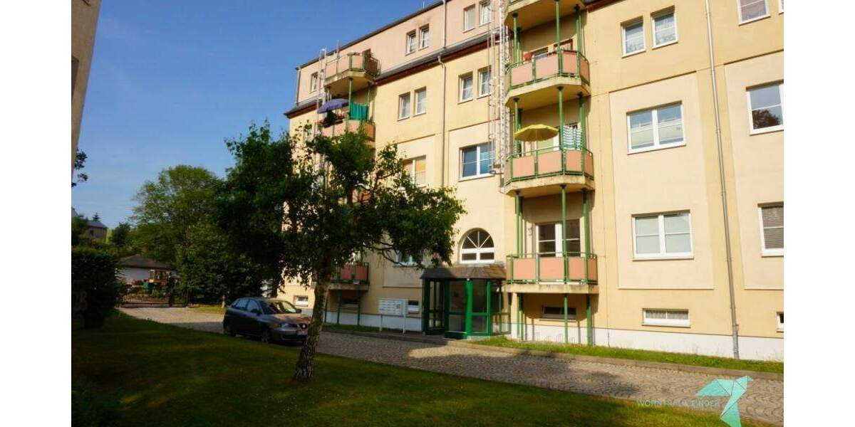 Geräumige, helle 4-Raum-Wohnung mit Balkon und Pkw-Stellplatz 4 zimmer