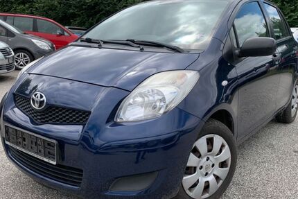 Toyota Yaris 98.000 km 4.900 &euro; Stockelsdorf (Lübeck) 23617