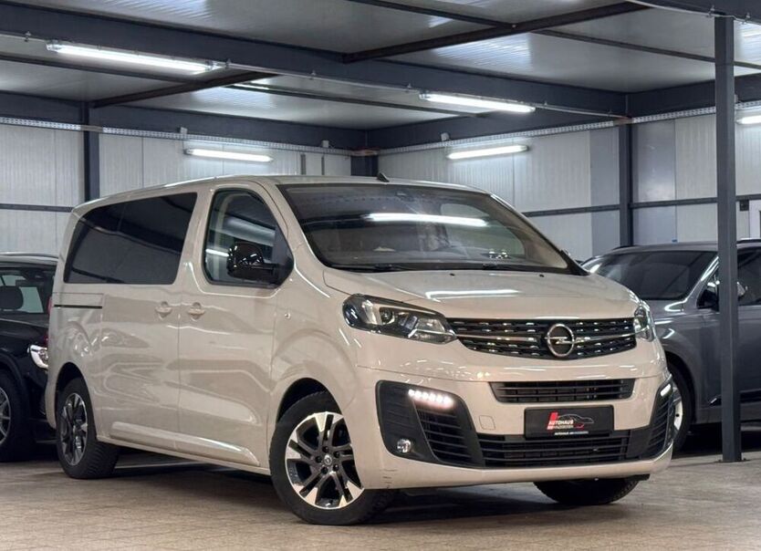 Zafira Life