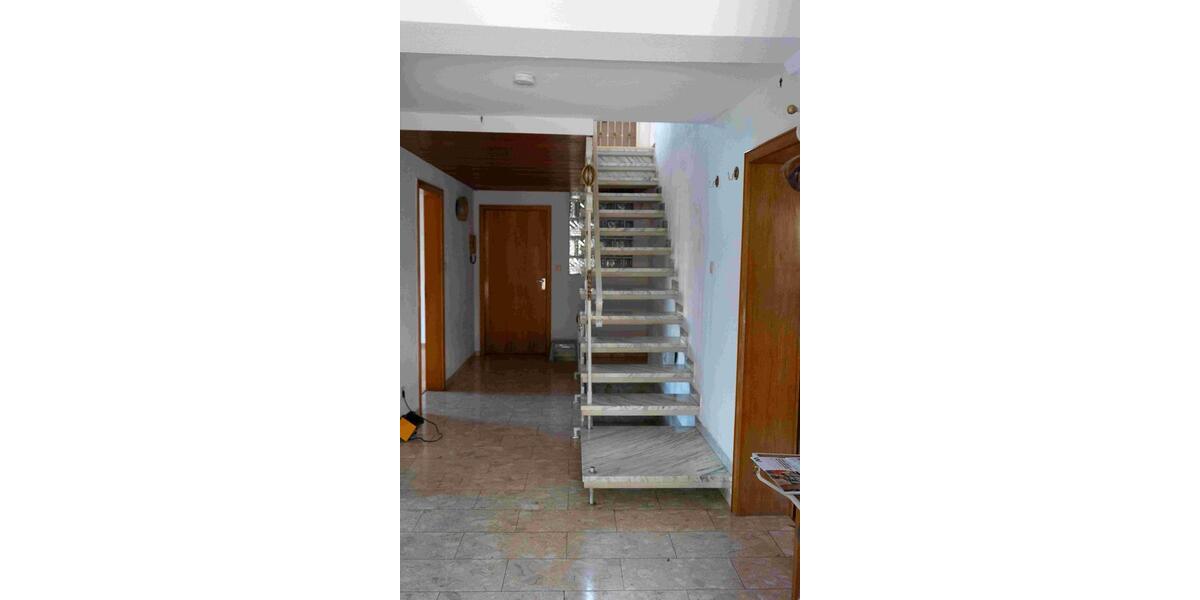 Einfamilienhaus Kastellaun - 8 Zimmer, 175 m&sup2;, 199.000&euro; | Angebot:27098656