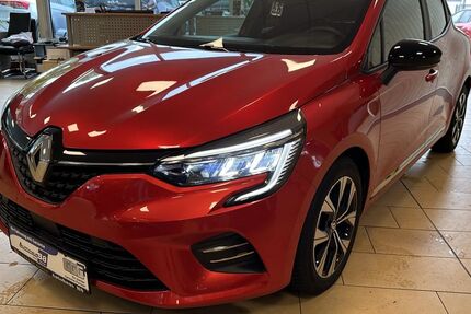 Renault Clio 14.417 km 16.740 &euro; Hennef 53773