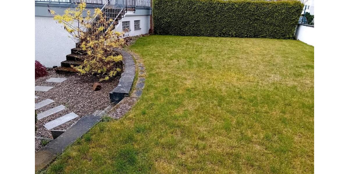 Doppelhaushälfte Tauberbischofsheim - 8 Zimmer, 170 m&sup2;, 1.500&euro; | Angebot:26089087
