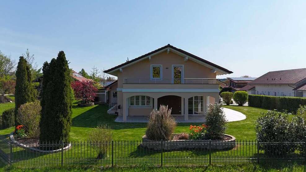 Haus zum Kaufen in Penzing 1.690.000 € 264 m²