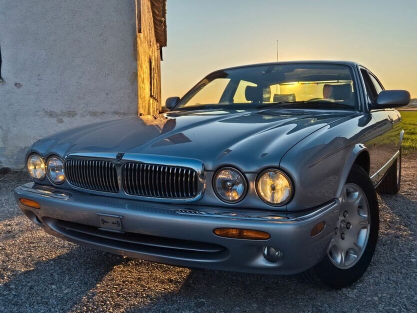 XJ