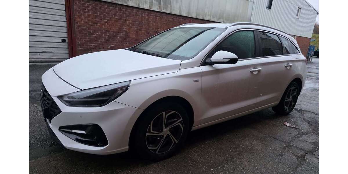 Hyundai i30 46.000 km 13.500 &euro; Oberhausen 46149