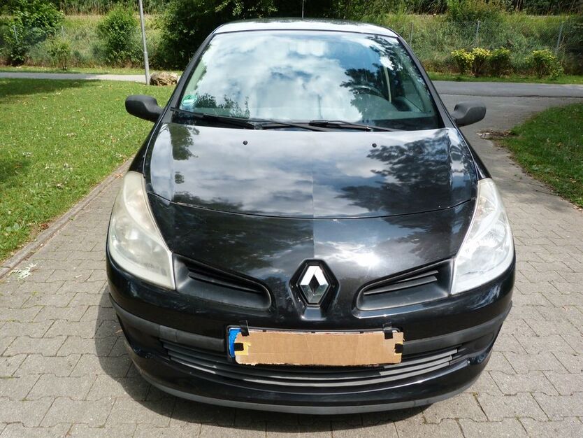 Renault Clio 151.000 km 2.200 € Tuttlingen 78532