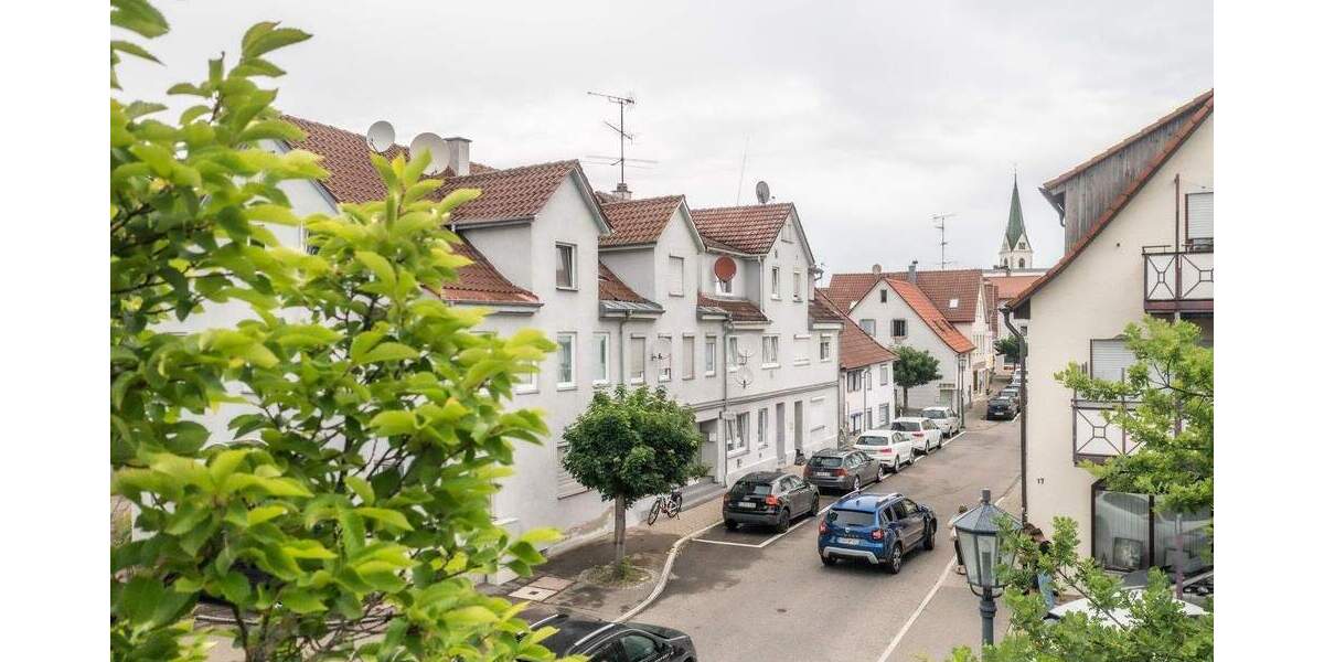 Charmante, großzügige Doppelhaushälfte mit Dachterrasse in zentraler Lage von Bad Saulgau 6 zimmer