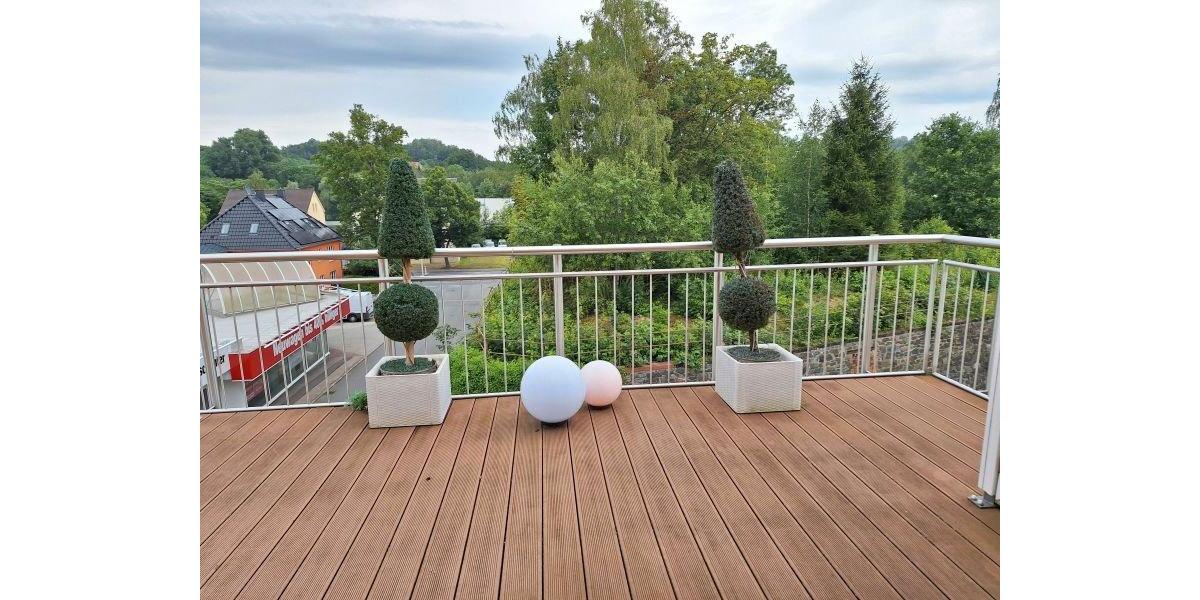 Dachgeschoßwohnung Zwickau - 2 Zimmer, 152 m&sup2;, 1.050&euro; | Angebot:26479906