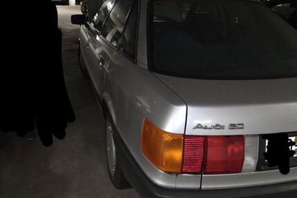 Audi 80 124.700 km 1.600 &euro; Hamburg 22115