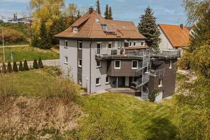 Haus Wellendingen - 8 Zimmer, 330 m&sup2;, 570.000&euro; | Angebot:26443468