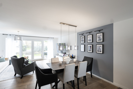 Modernes Familienhaus mit Garten und Dachterrasse