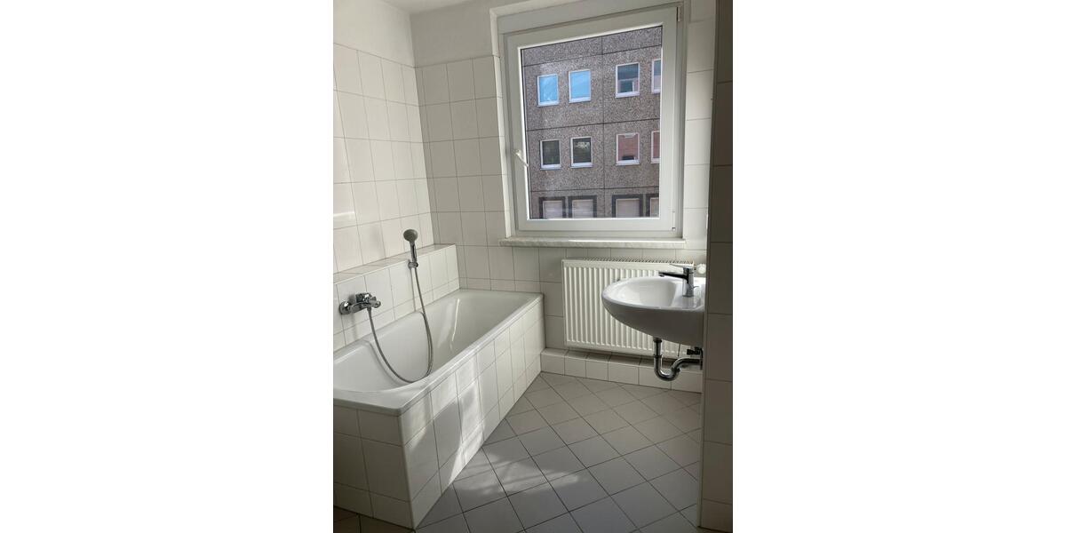 Etagenwohnung Gera - 2 Zimmer, 67 m&sup2;, 405&euro; | Angebot:26379716