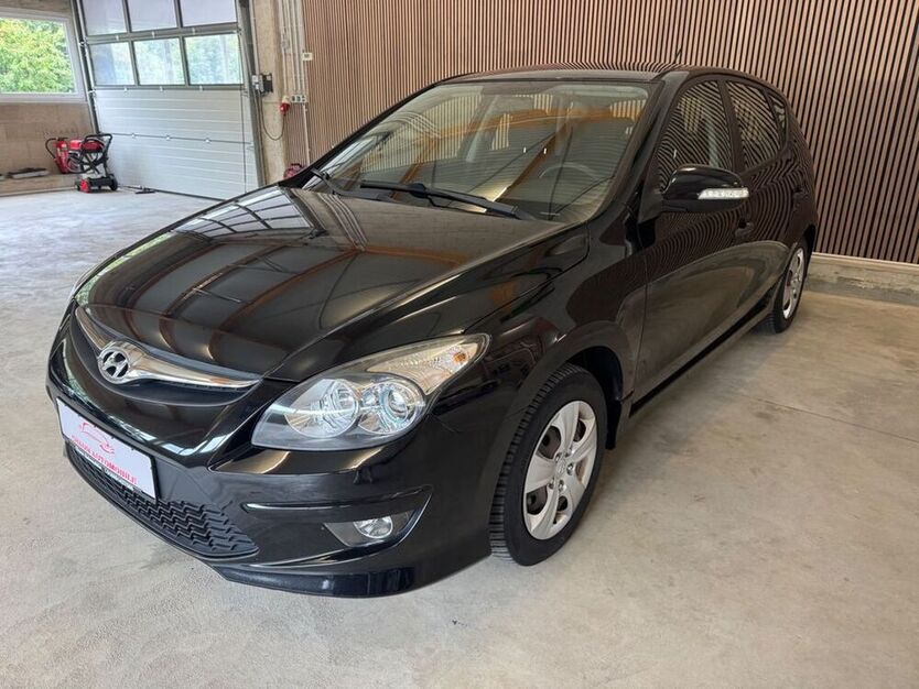i30