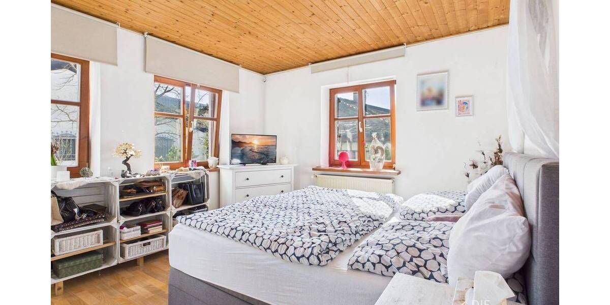 Mehrfamilienhaus, Wohnhaus Roth - 9 Zimmer, 211 m&sup2;, 595.000&euro; | Angebot:26805639