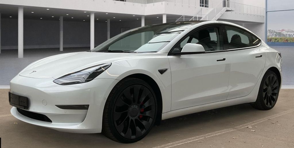 Tesla Model 3 79.982 km 29.950 &euro; Bad Kissingen 97688