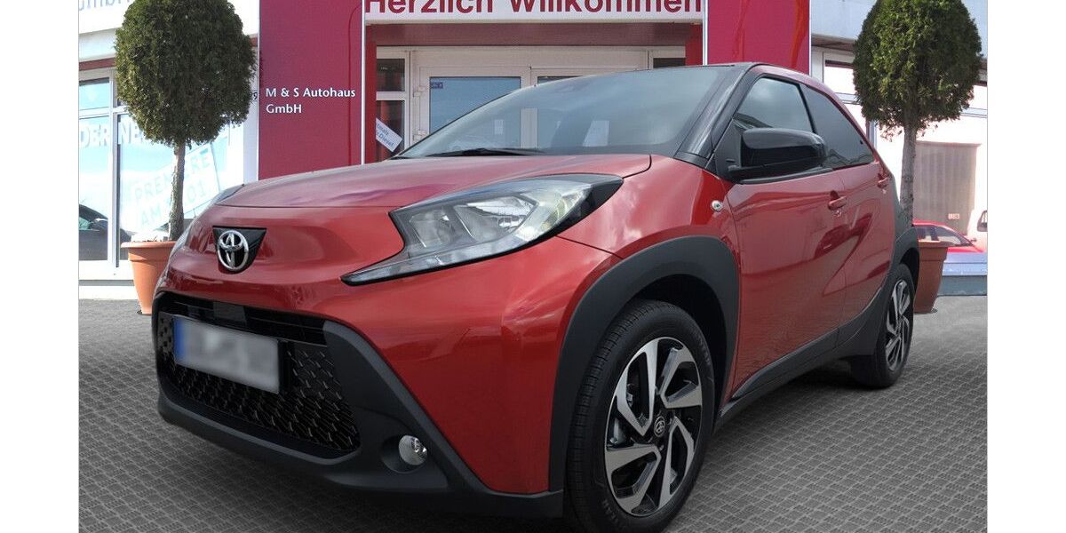 Toyota Aygo (X) 7.420 km 17.740 &euro; Stendal 39576