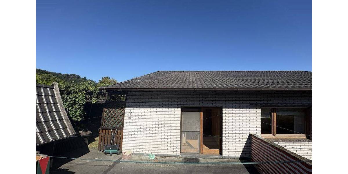 Einfamilienhaus Höxter Bruchhausen - 7 Zimmer, 200 m&sup2;, 220.000&euro; | Angebot:26903572