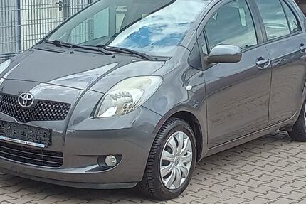 Toyota Yaris 95.500 km 2.990 &euro; Burgebrach 96138