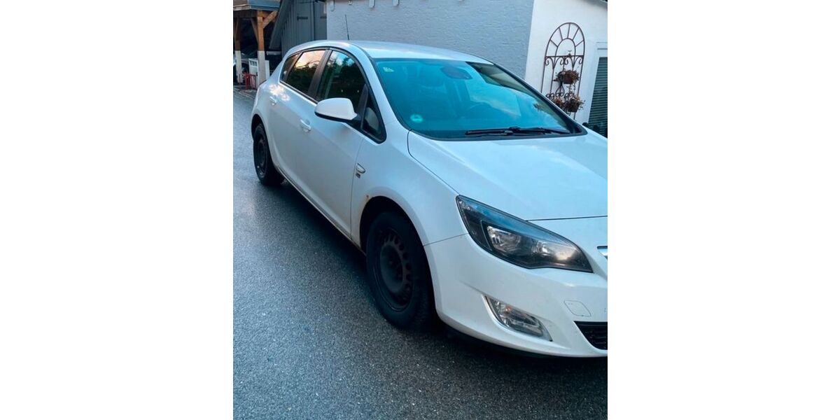 Opel Astra 176.600 km 2.499 &euro; Kronach 96317