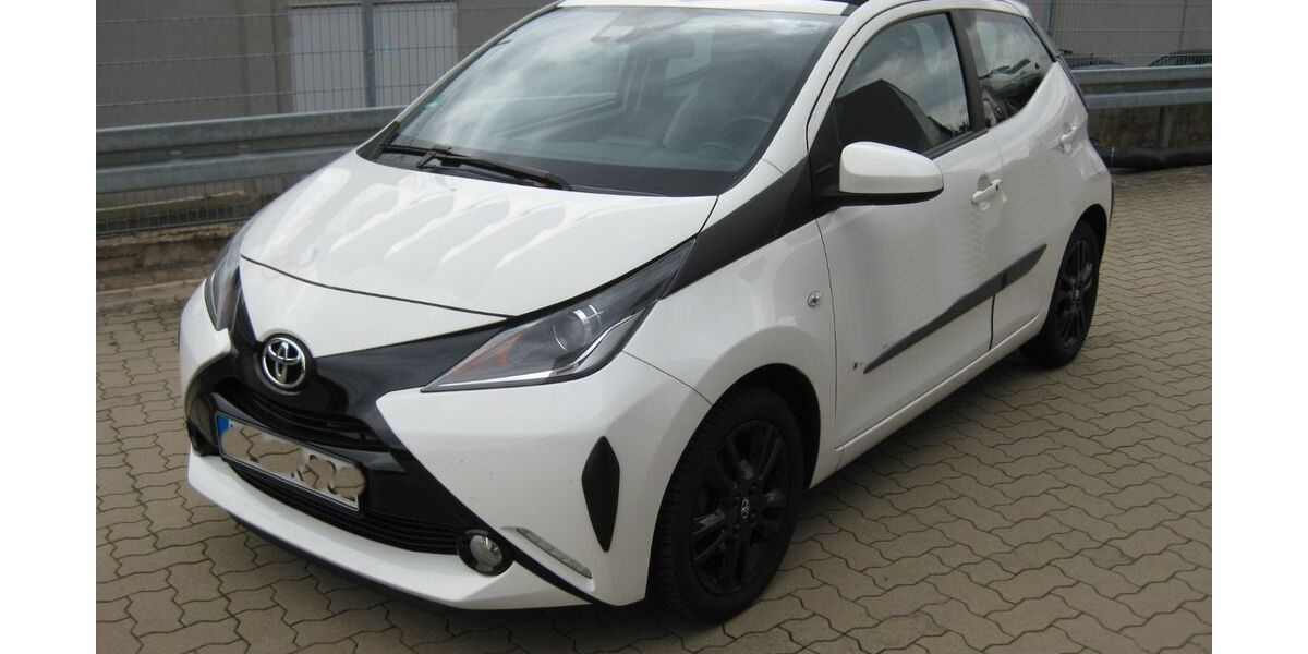 Toyota Aygo (X) 48.000 km 11.900 &euro; Hildesheim 31139