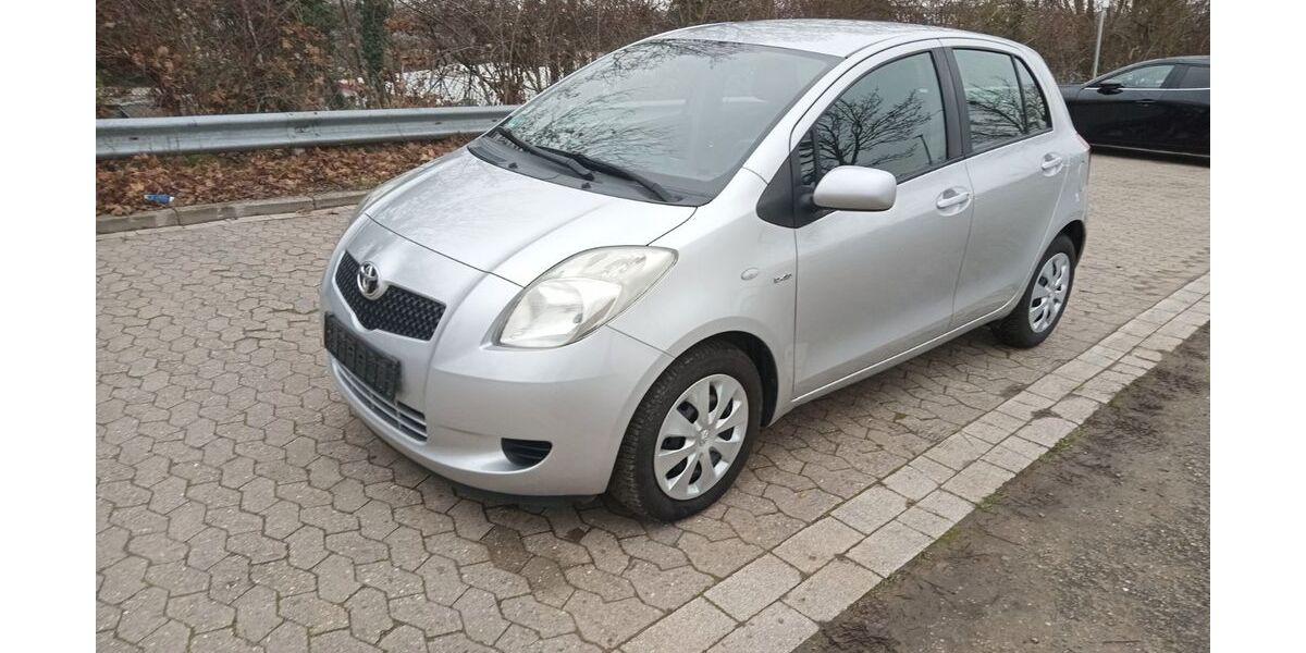 Toyota Yaris 167.800 km 3.890 &euro; Mutterstadt 67122