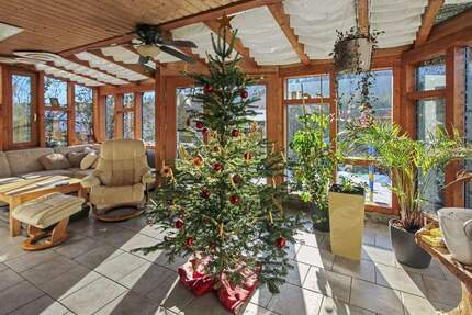 Charmantes Wohnen auf zwei Einheiten - ein Zuhause mit Wintergarten, Kaminofen & zwei Gärten 6 zimmer