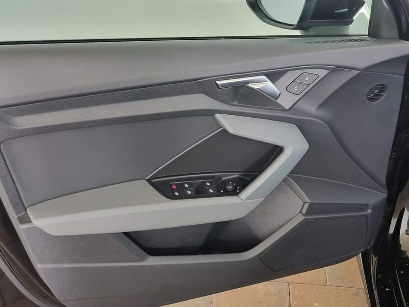 Audi A3 30TFSI limo Navi Leder Digital VIC Kamera LED 66.400 km 21.900 € Garrel 49681