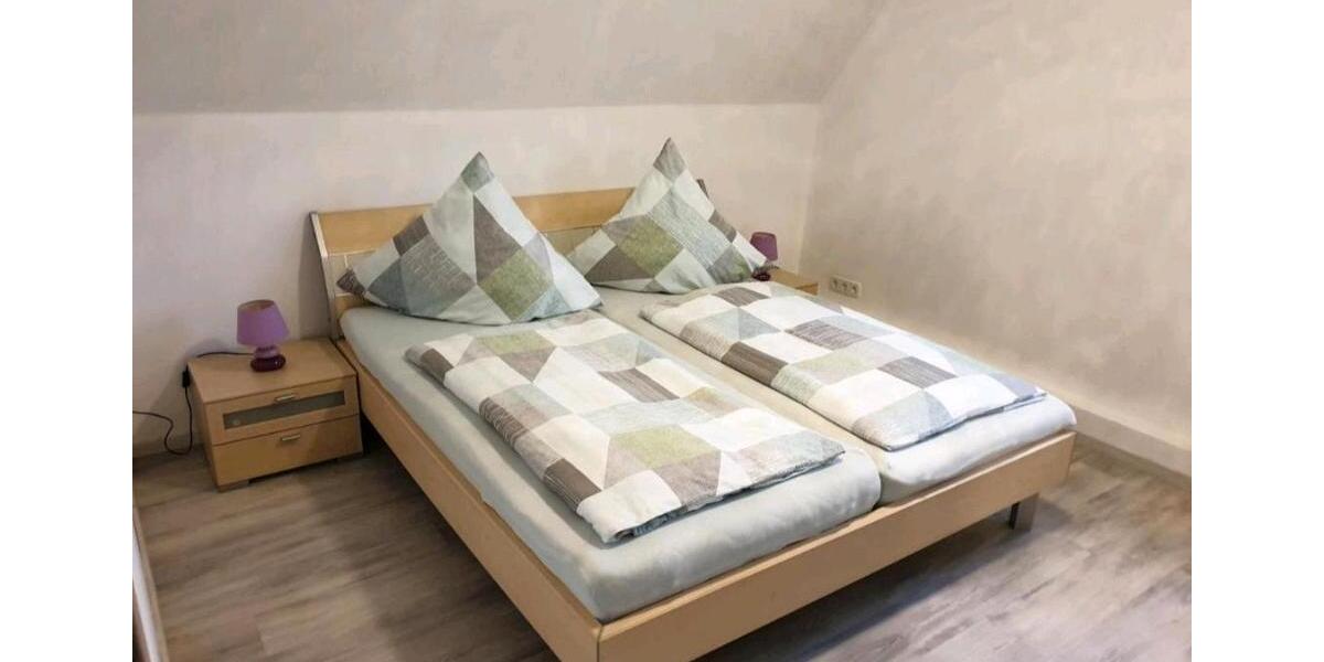Dachgeschoßwohnung Emden - 2 Zimmer, 40 m&sup2;, 600&euro; | Angebot:26412735
