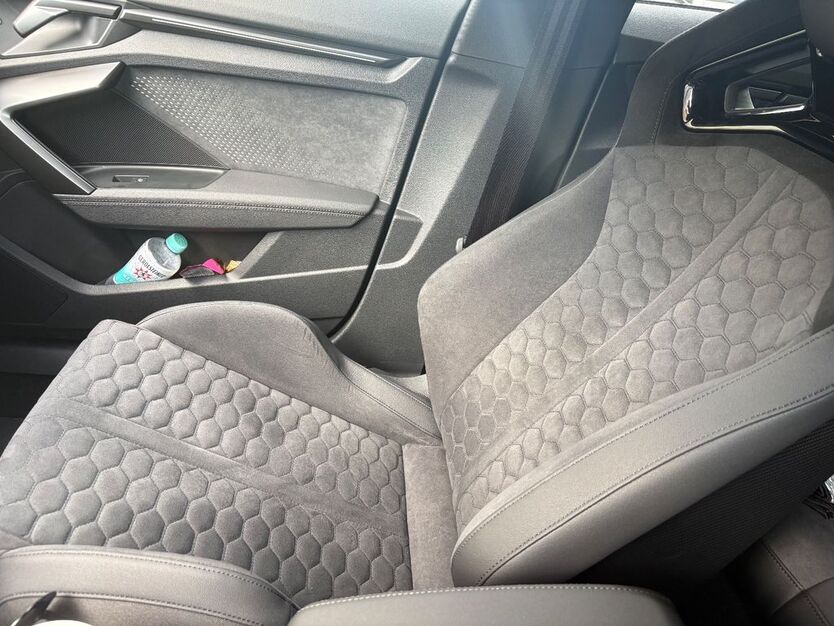 Audi RS3 2.515 km 72.650 € München 80539