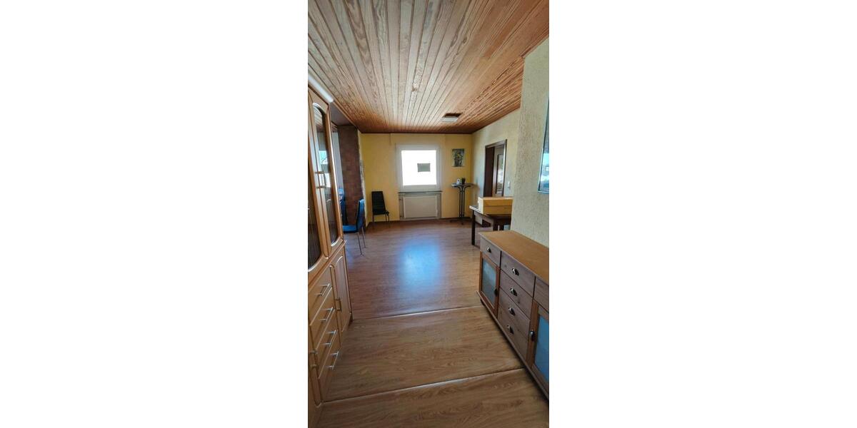Etagenwohnung Urmitz - 7 Zimmer, 160 m&sup2;, 300.000&euro; | Angebot:26709840
