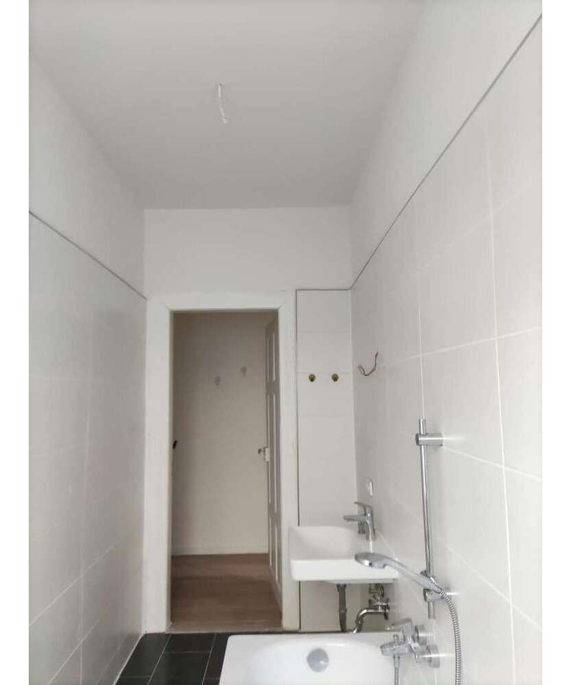 Wohnung zum Mieten in Naumburg 375 € 50.45 m²