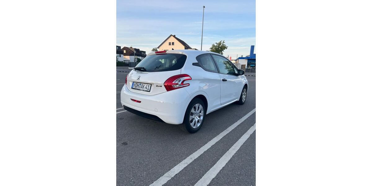Peugeot 208 118.402 km 2.980 &euro; Giengen 89537
