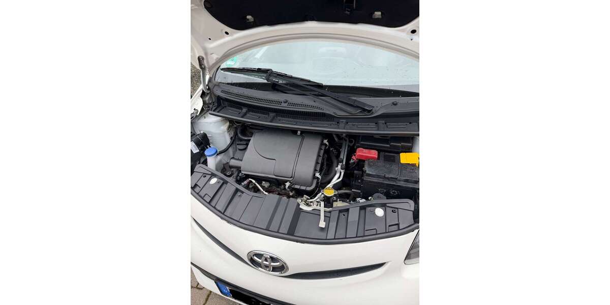 Toyota Aygo 71.000 km 4.700 &euro; Salach 73084