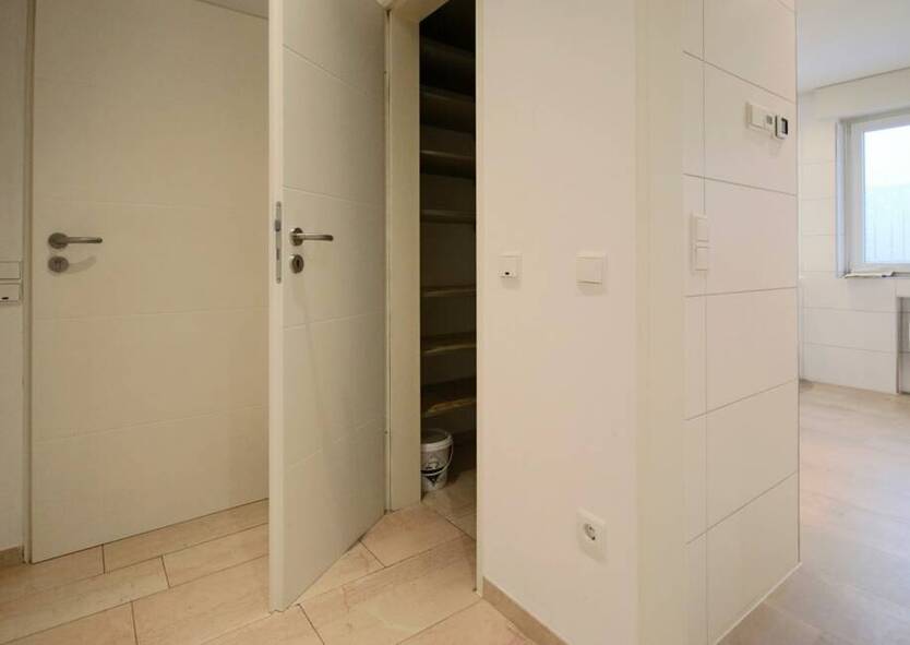 2-Zimmer-Wohnung mit Dachterrasse und Kfz-Stellplatz