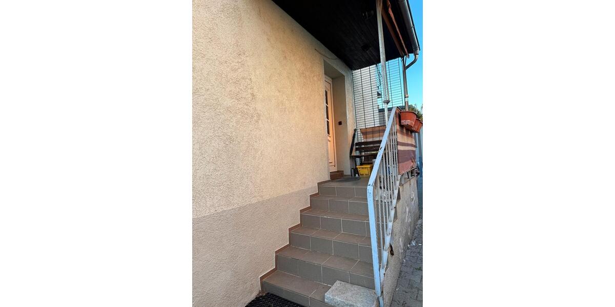 Doppelhaushälfte Frankfurt am Main Ginnheim - 5 Zimmer, 127 m&sup2;, 1.400&euro; | Angebot:26318609