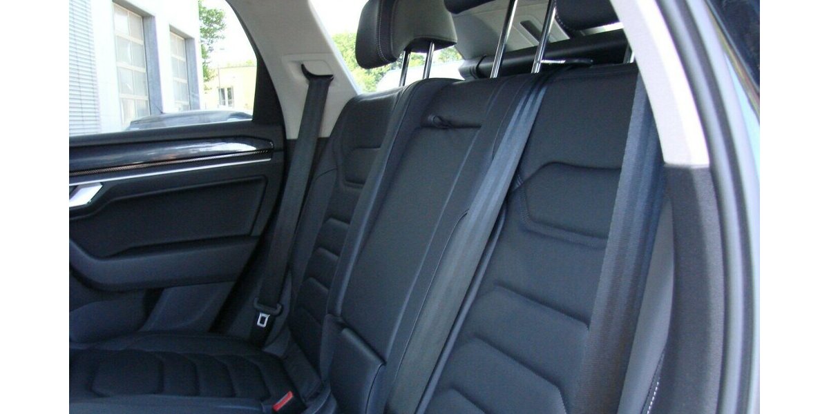 VW Touareg 3.0TDi Black Style 4M ACC LED AHK Luftfede 34.980 km 49.980 &euro; Falkensee 14612