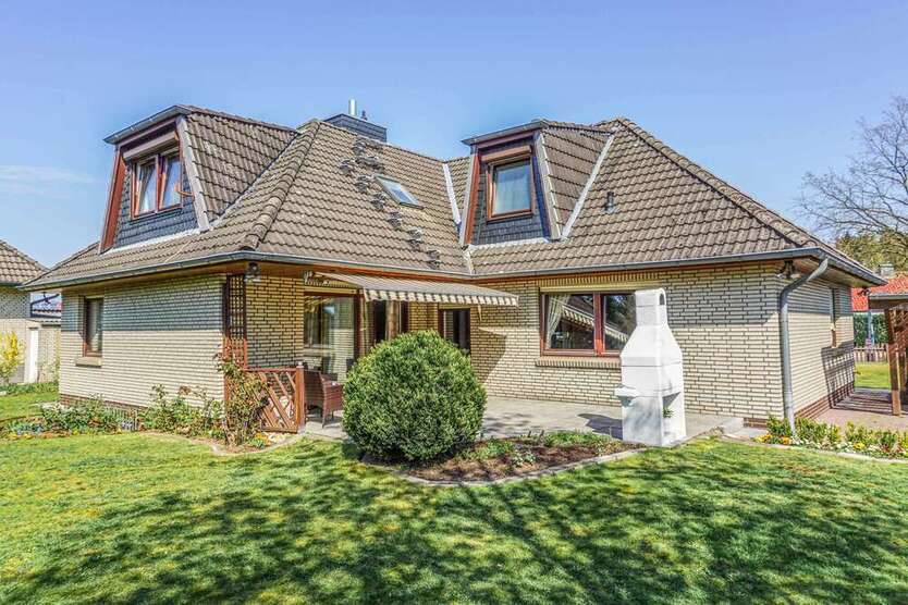 Haus zum Kaufen in Kaltenkirchen 549.000 € 201.63 m²