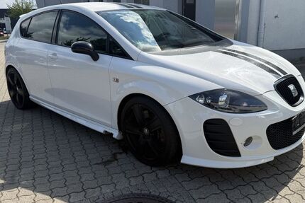 Seat Leon 146.564 km 8.990 &euro; Göttingen 37081
