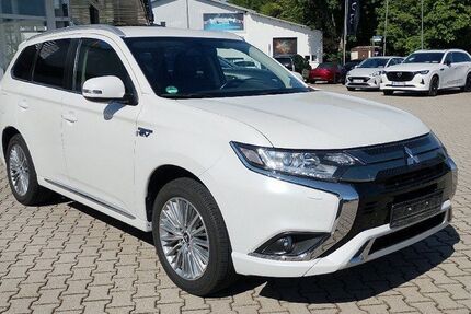 Mitsubishi Outlander 72.599 km 21.990 &euro; Traunstein 83278