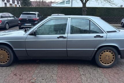 Mercedes-Benz 190 216.435 km 4.800 &euro; Ebersheim 55129