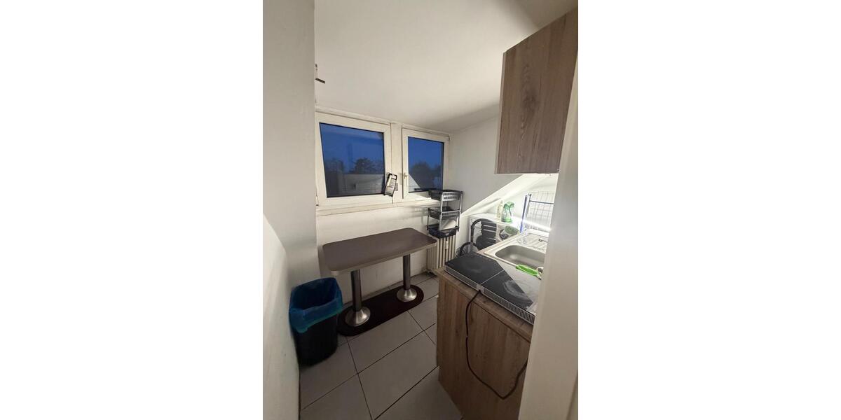 Dachgeschoßwohnung Viersen Hülsdonk - 1 Zimmer, 33 m&sup2;, 800&euro; | Angebot:24625414