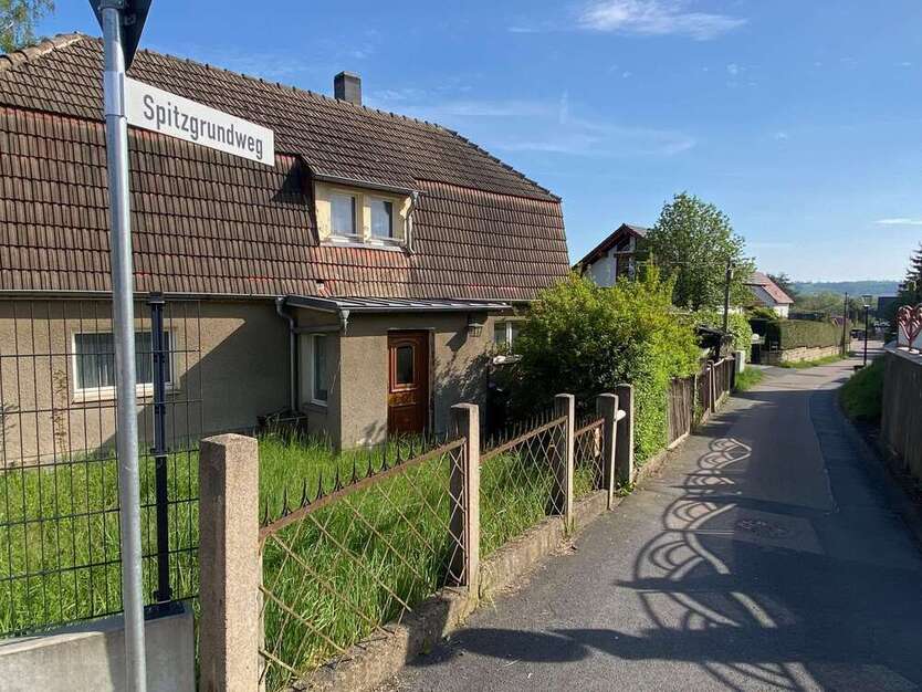 Haus zum Kaufen in Radebeul 78.000 € 83 m²