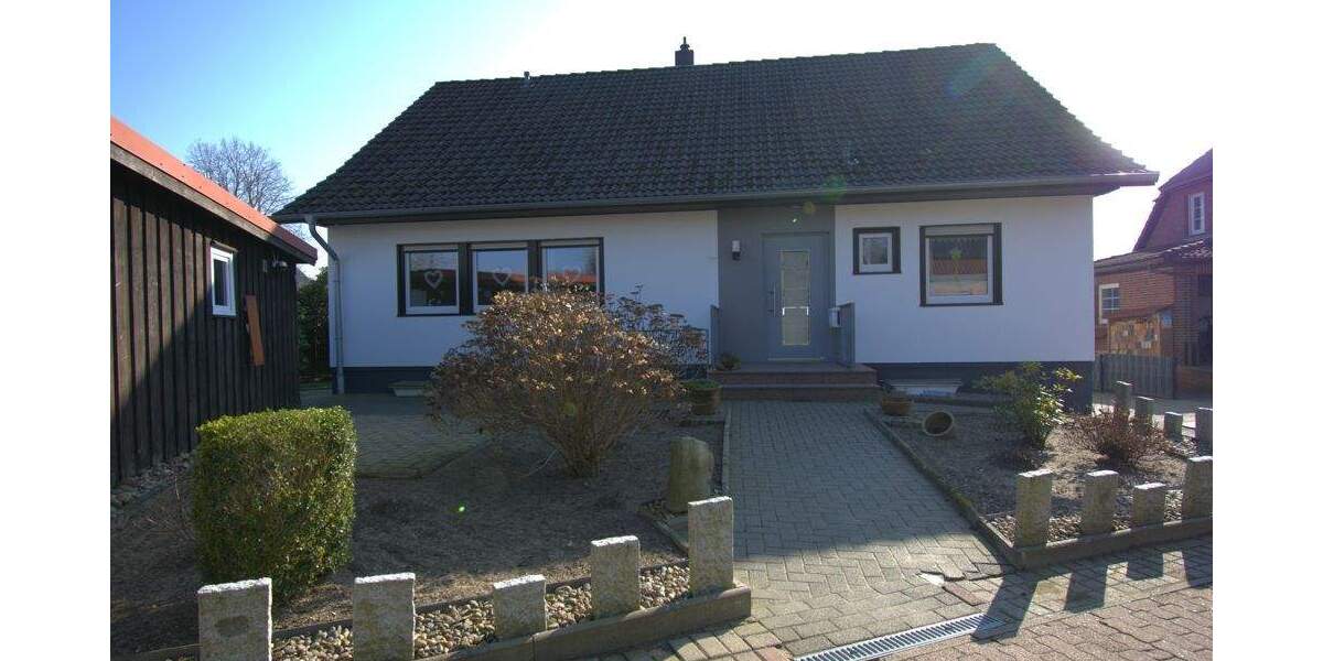 Einfamilienhaus Burg (Dithmarschen) - 7 Zimmer, 200 m&sup2;, 398.000&euro; | Angebot:25604778